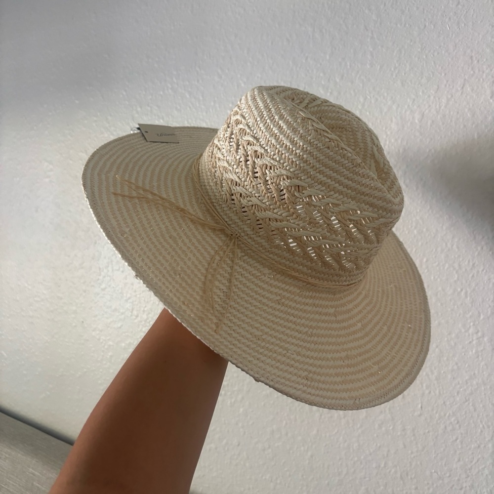 NWT Universal Thread hat